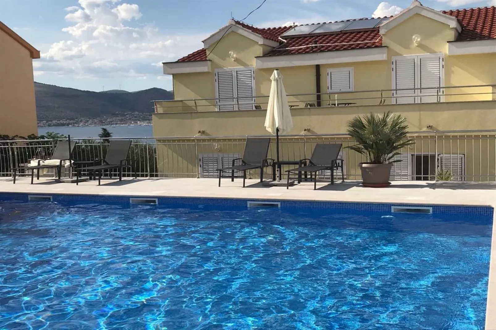 Apartments Villa Moonlight - One Bedroom Apartment with Large Terrace (Classic)-Buitenkant zomer