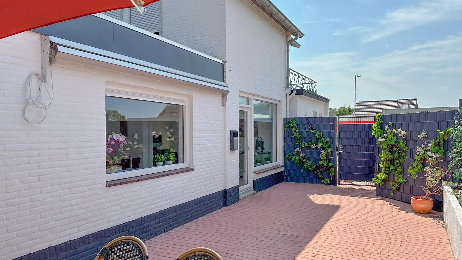 Zicht op Valkenburg-Terrasbalkon