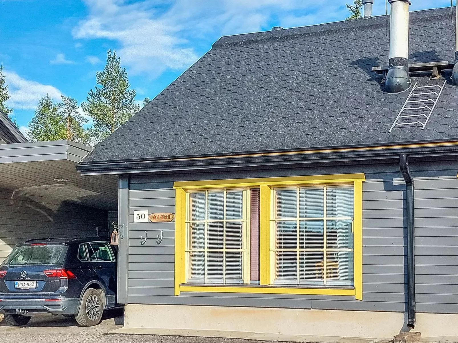 Aihki c/o villa armas 50-Binnen