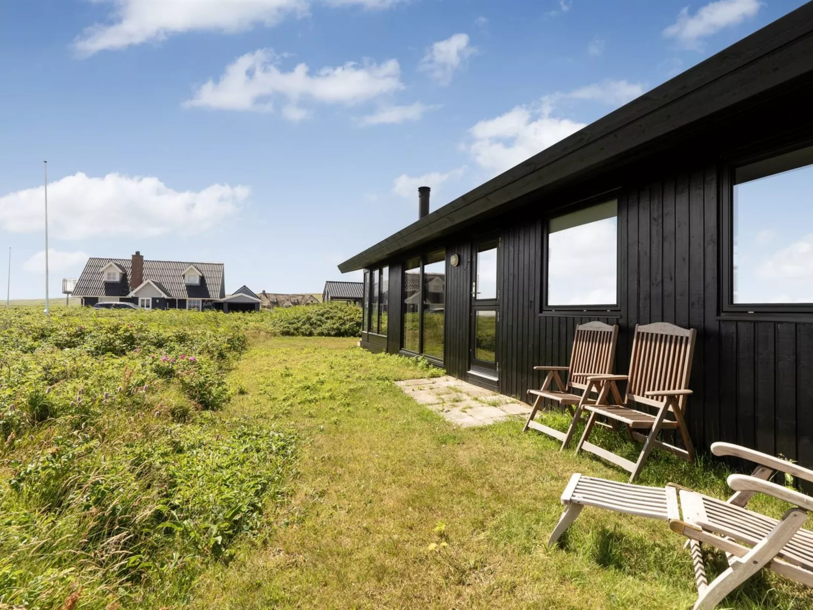 "Waghn" - 250m from the sea-Buiten