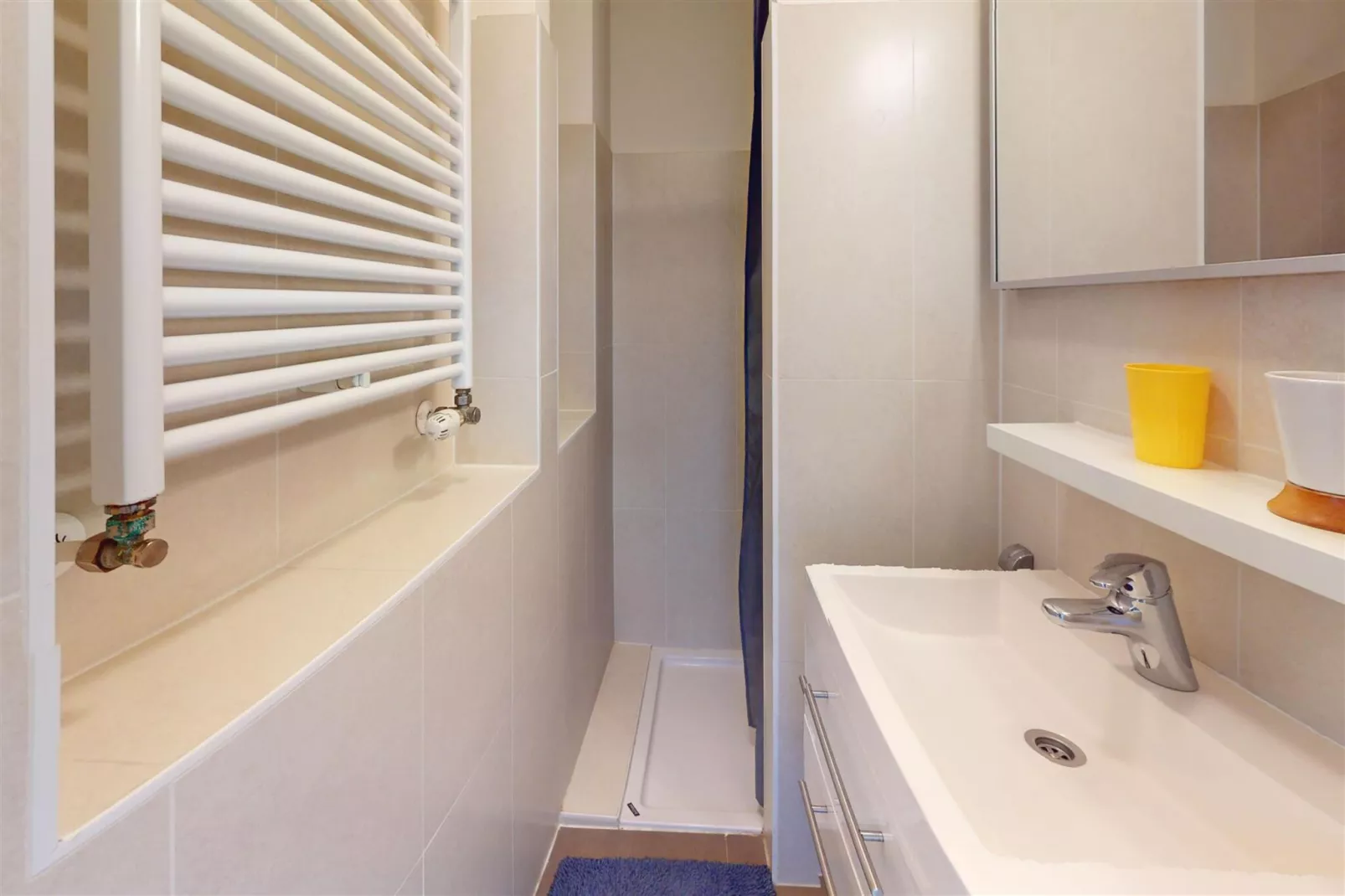 RAVEEL 52  STPL-Badkamer