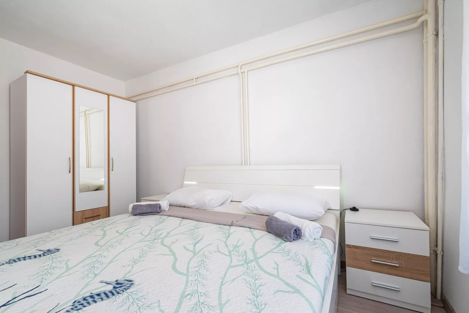 Holiday Home Villa Vesna Lux - Five Bedroom Villa with Swimming Pool-Slaapkamer