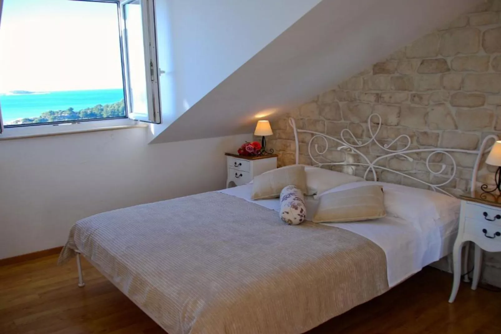 Villa Mediterranea - Studio with Sea View (D)-Binnen