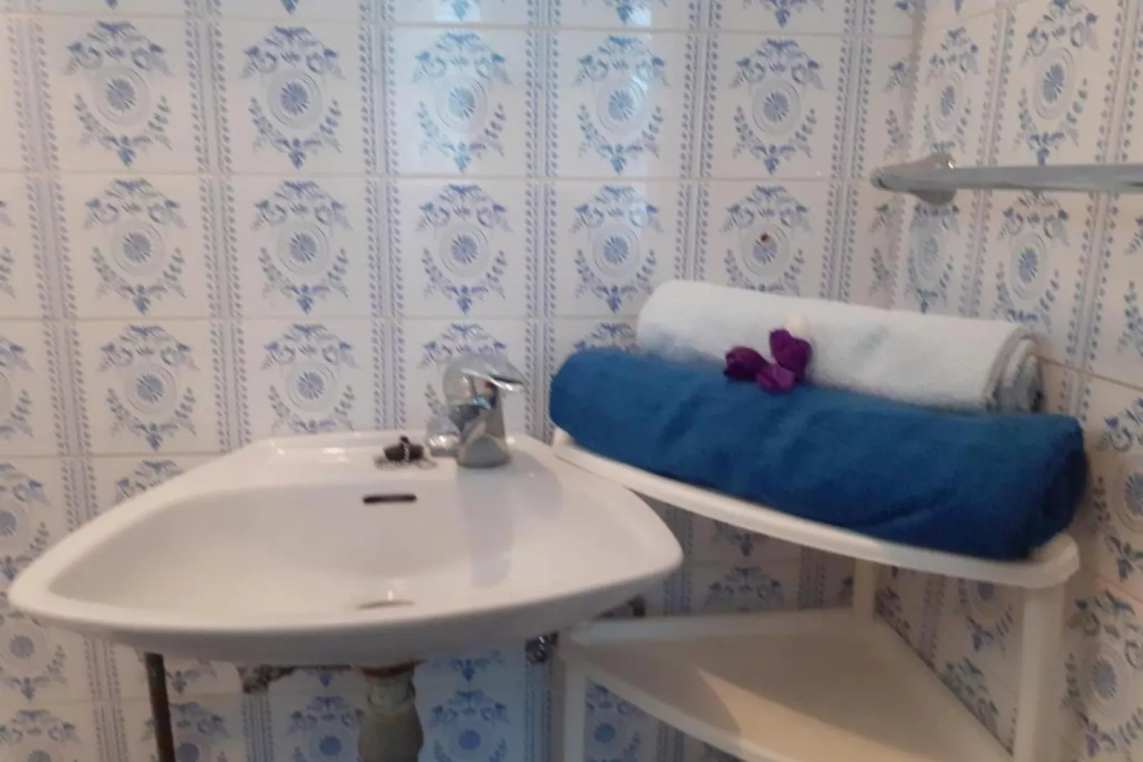 Guest House Green Corner Supetarska Draga - Studio Apartment with Terrace And Sea View-Badkamer