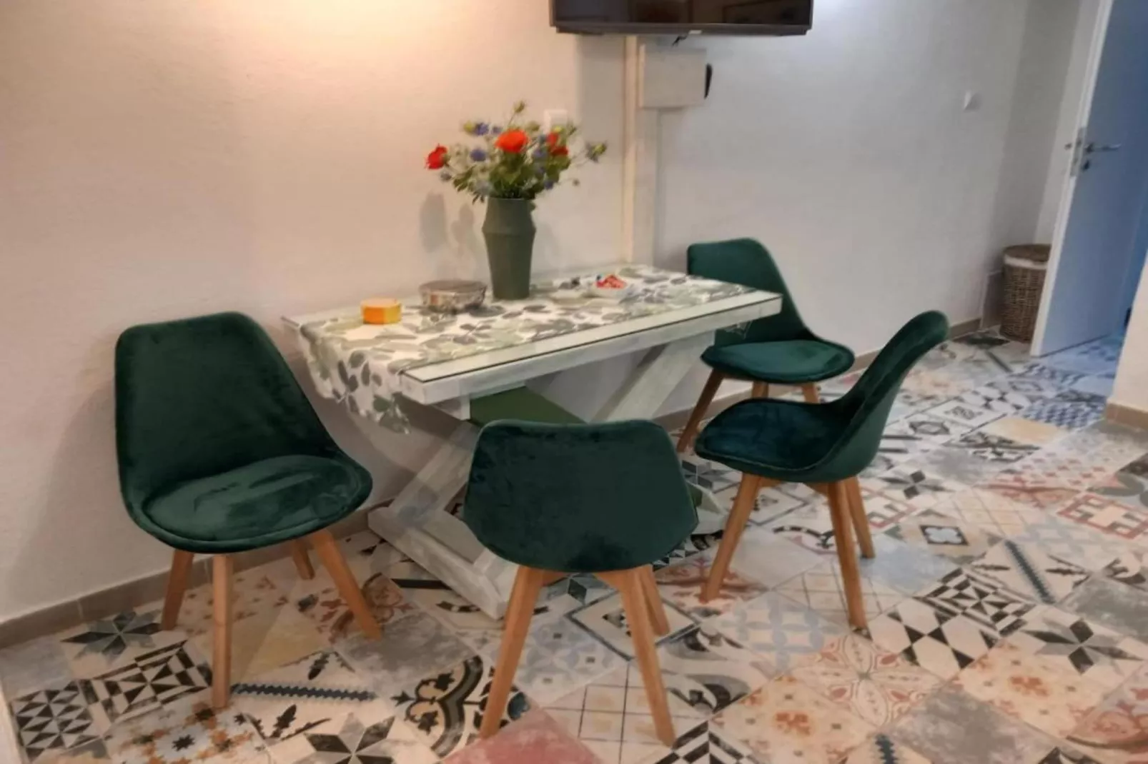 Guest House Green Corner Palit - One Bedroom Apartment-Eetkamer