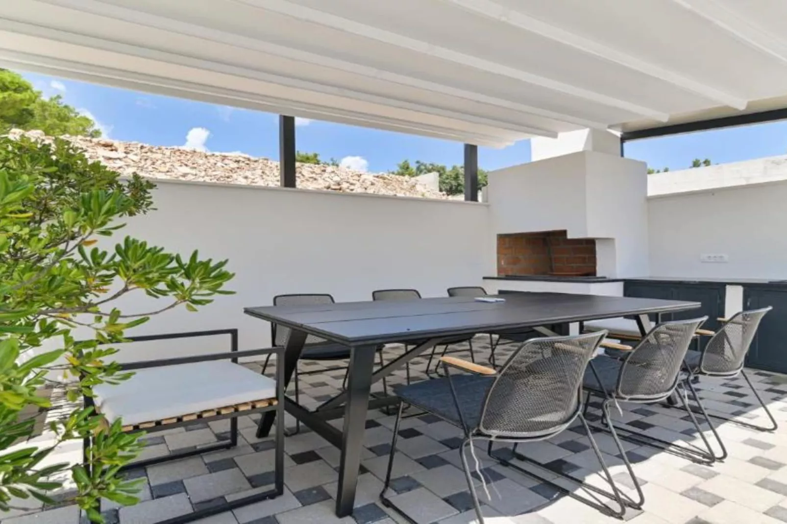 Villa Olive - Five bedroom Villa with Terrace and Swimming pool-Eetkamer