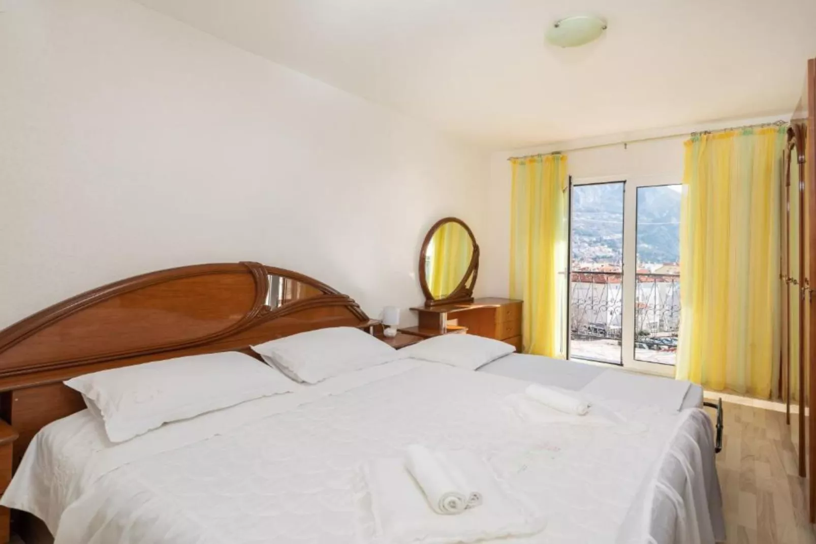 Omis River & Sea Escape - One Bedroom Apartment with Balcony and Sea View-Slaapkamer