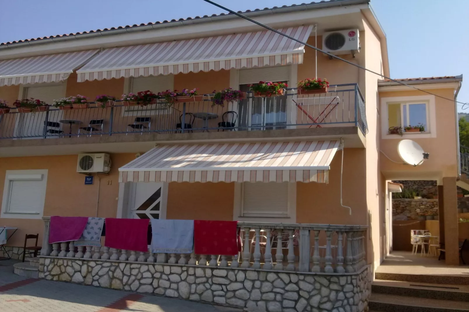 Apartments Bionda Senj - One Bedroom Apartment with Terrace 2-Buitenlucht