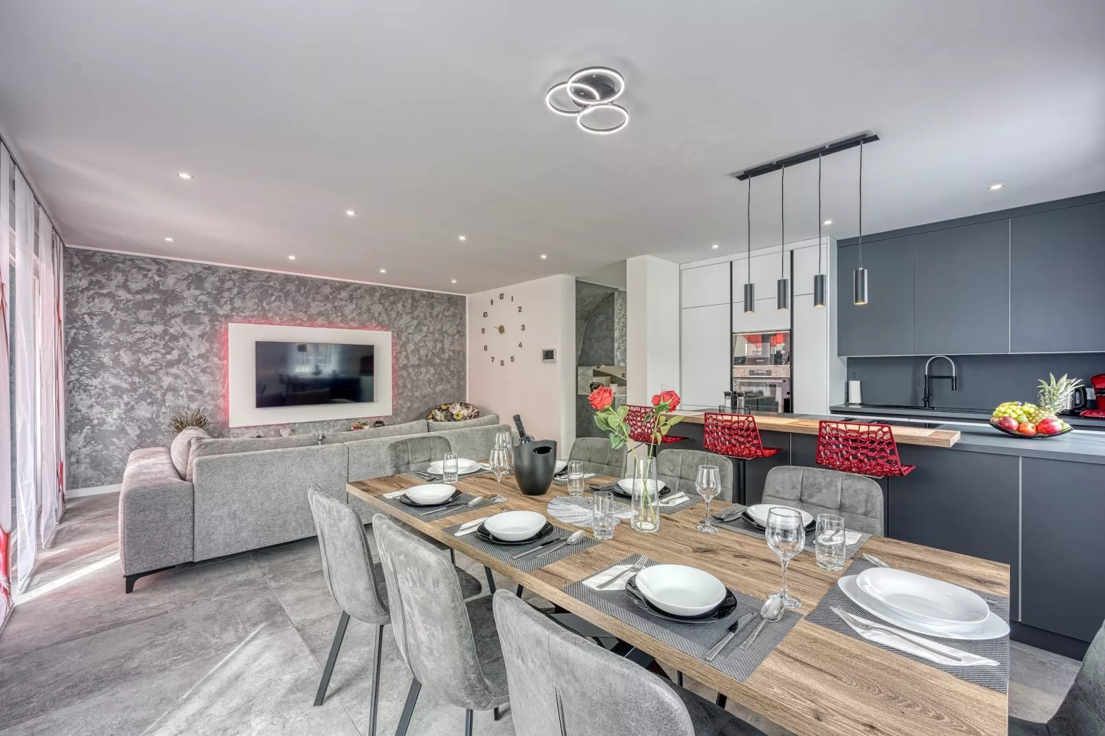 Peaceful Blooming Villa with Pool - Four Bedroom Villa with Pool-Keuken