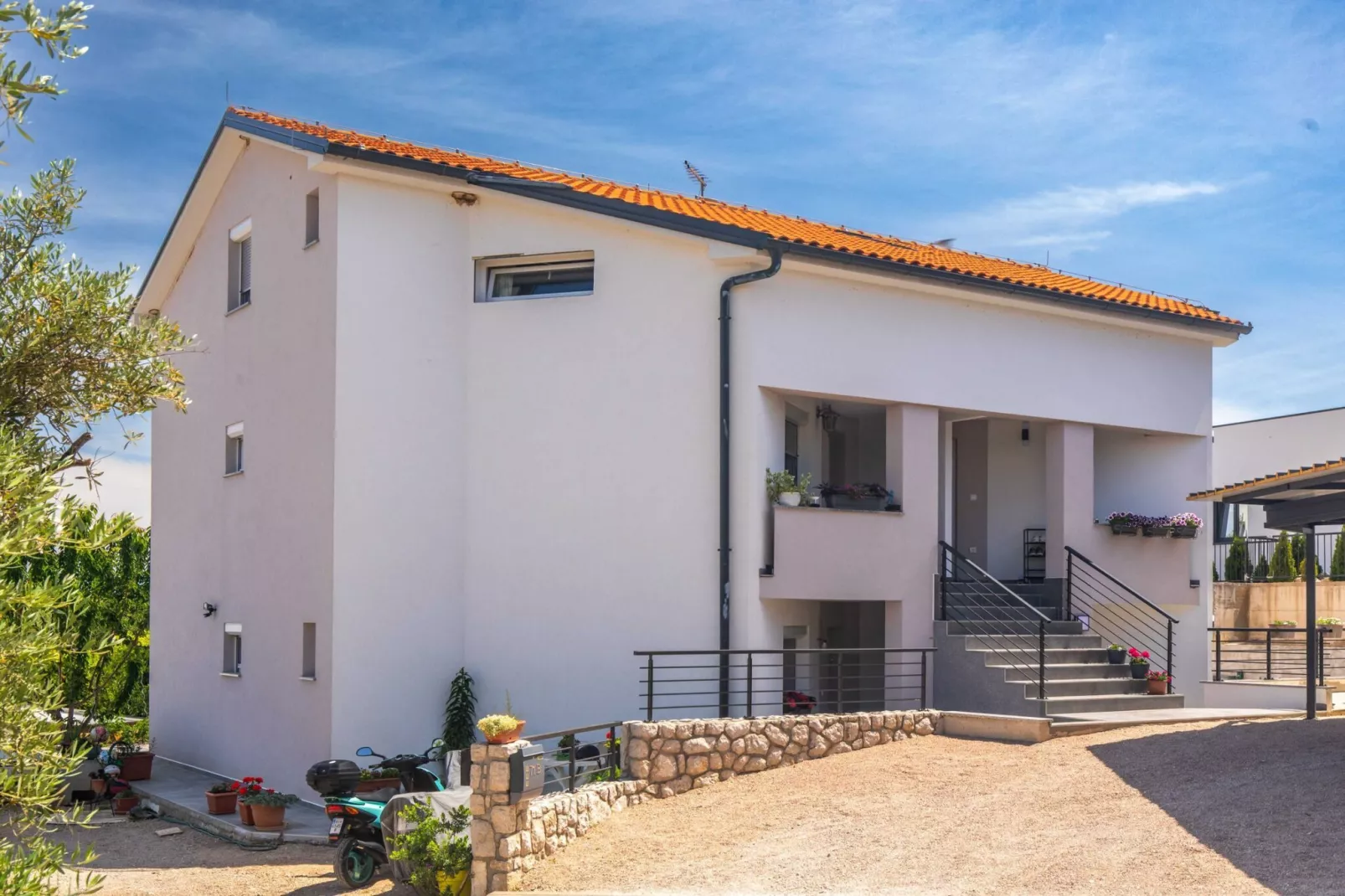 Modern Apartment with Terrace and Private Parking Krk - Two Bedroom Apartment-Buitenlucht