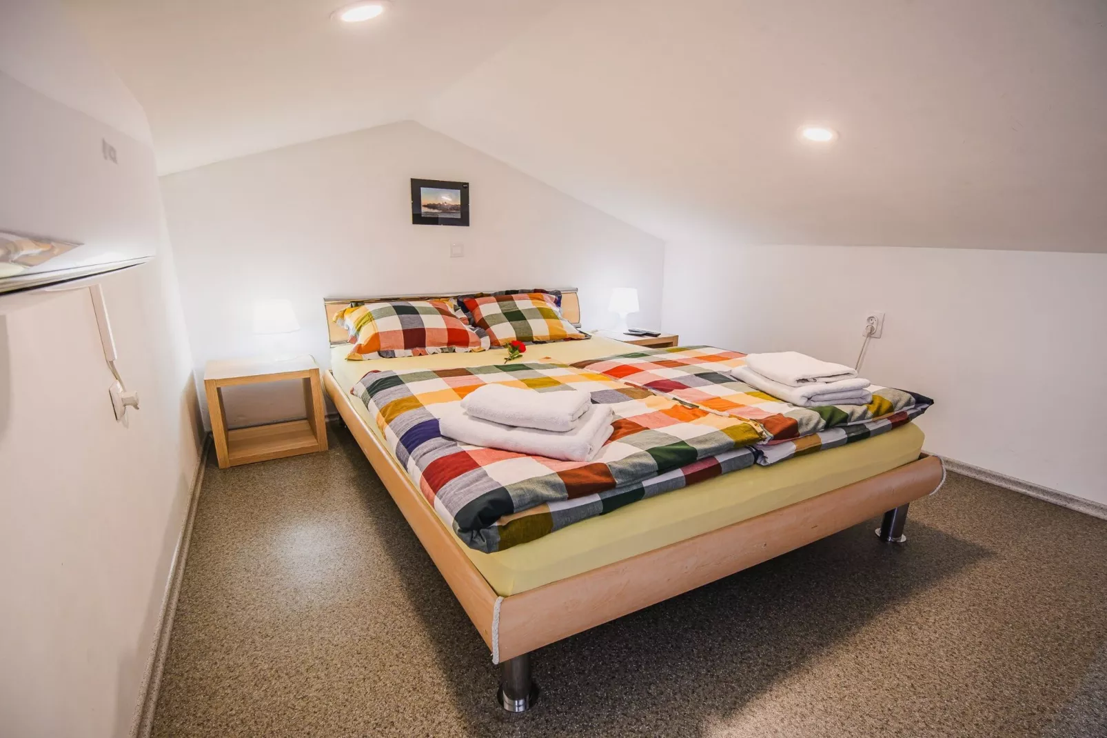 Sleek and Stylish Umag Apartments with Sea View - Comfort Two Bedroom Apartment with Terrace (owner 3)-Slaapkamer