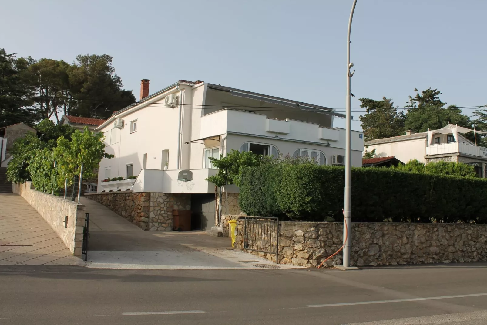 Serene Sea View Krk Apartment with Balcony - Two Bedroom Apartment with Sea View and Balcony-Buitenlucht