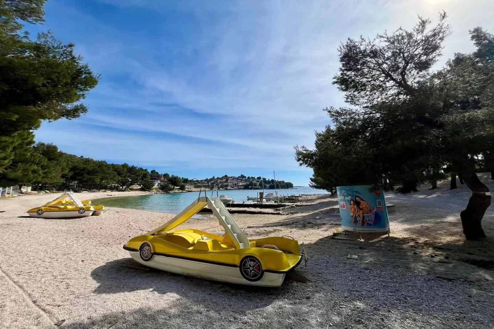 Tranquil Tides Drage Mobile Home with Terrace and Sea View - Two Bedroom Mobile Home with Terrace and Sea View-Sfeer