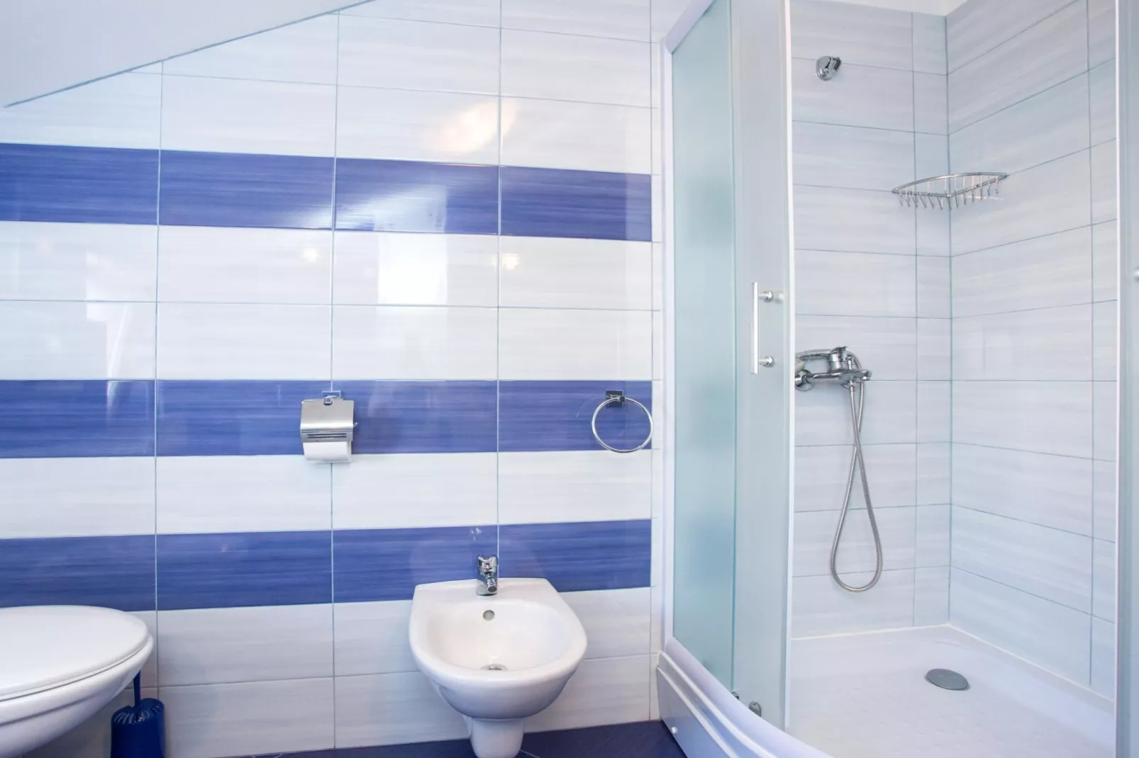 Scenic Elegant Apartments Krk with Balcony and Pool - Comfort Two Bedroom Apartment with Balcony and Pool (owner 4)-Badkamer