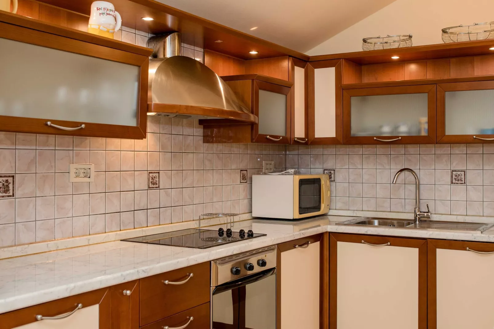 Guest House Villa Anggela - Two Bedroom Apartment with Balcony and Sea View-Keuken