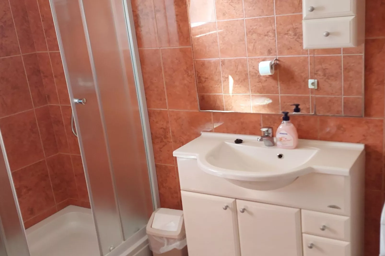 Two Bedroom Apartment Luna 2-Badkamer