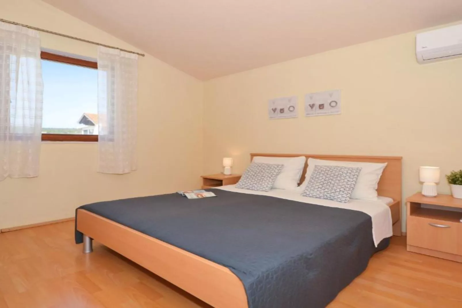 Apartments Nina - One Bedroom Apartment with Balcony A2-Slaapkamer