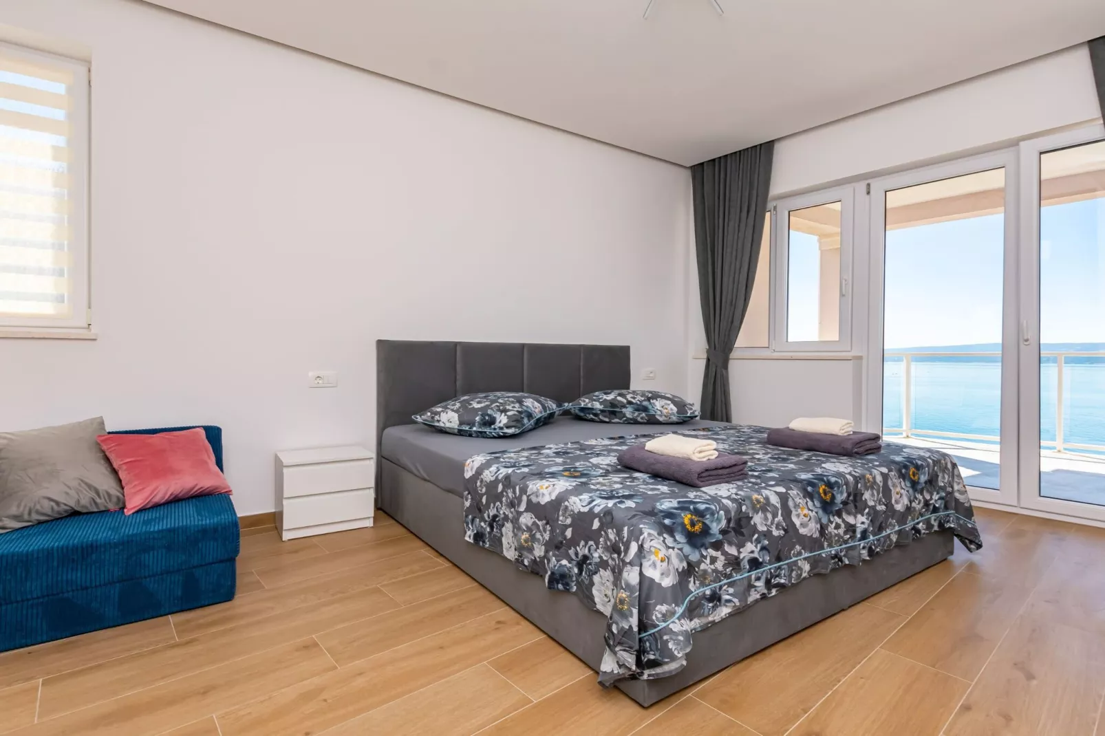 Apartments Hope (Dugi Rat) - Three-Bedroom Apartment with Jacuzzi  (Stanko)-Slaapkamer