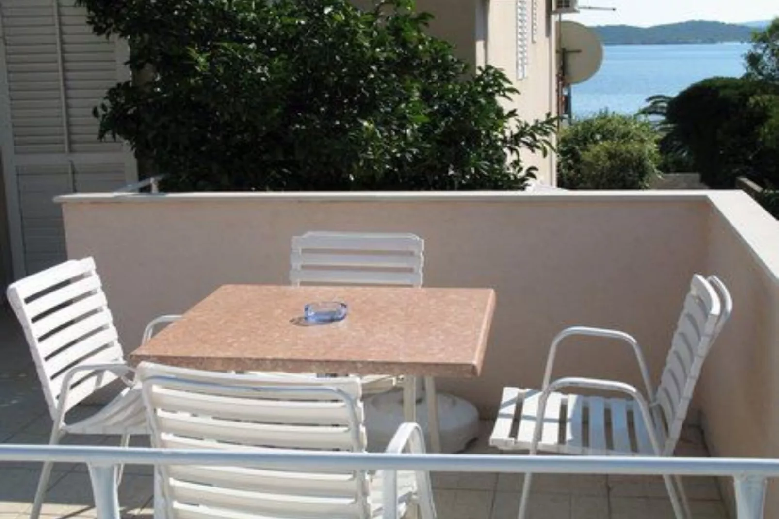 Seafront Apartments Pretner -  Studio Apartment with Terrace-Terras