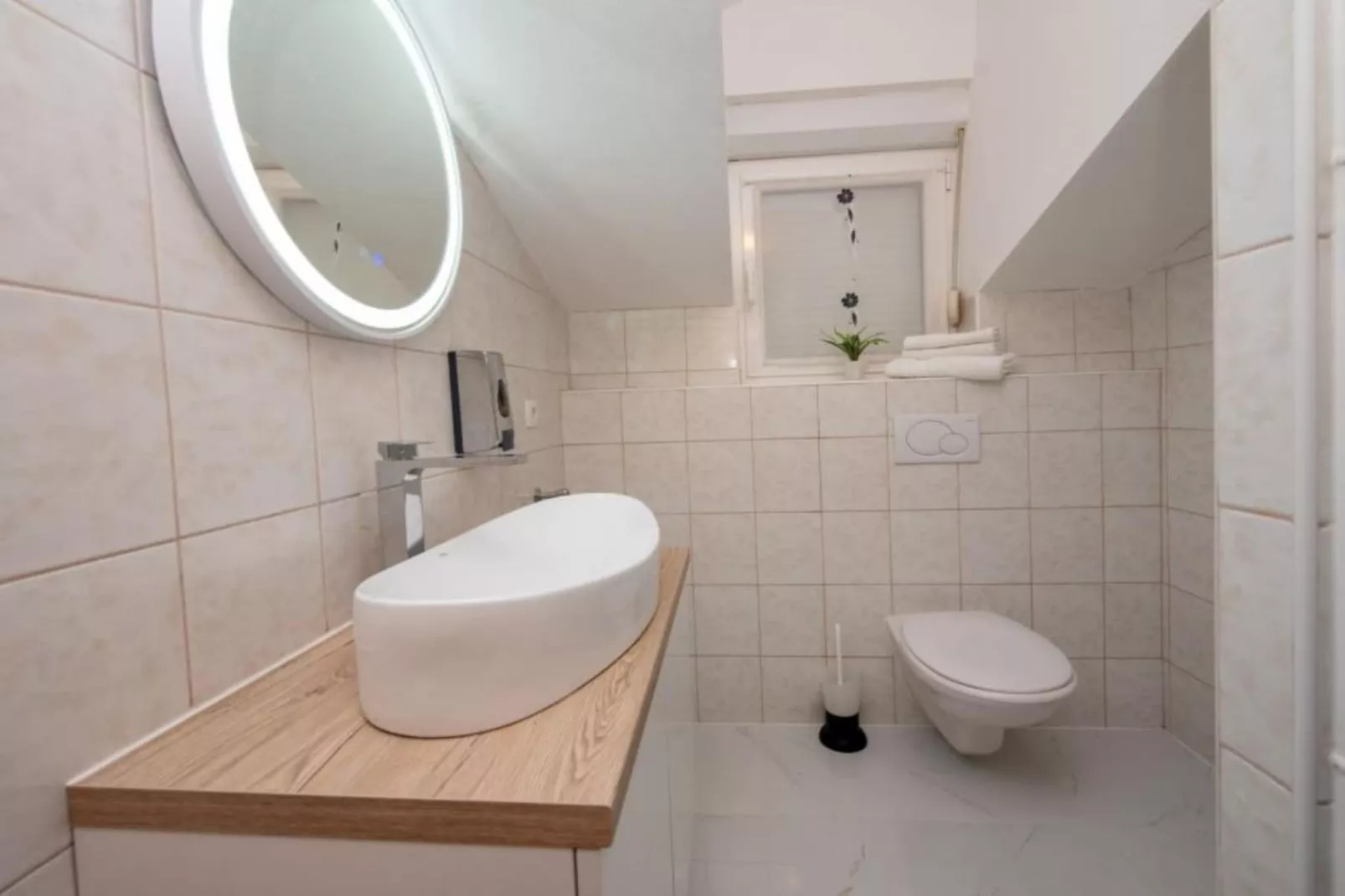Villa Tomi -  Studio With Sea View (2)-Badkamer