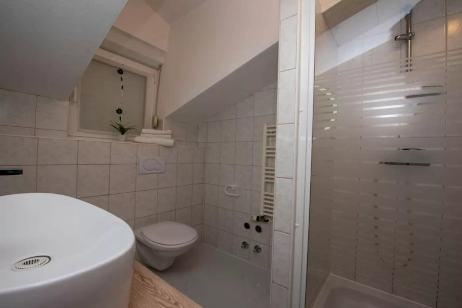 Villa Tomi - Studio With Sea View (5)-Badkamer
