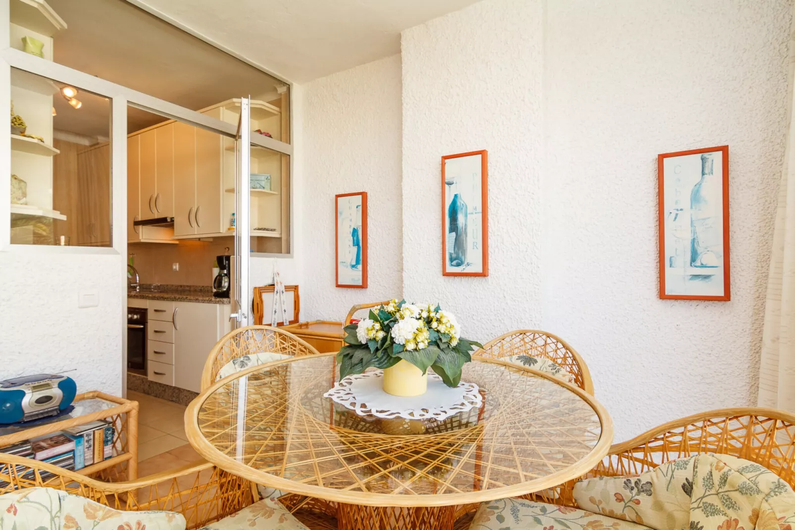 Carabeo 22 Apartment by Casasol-Eetkamer