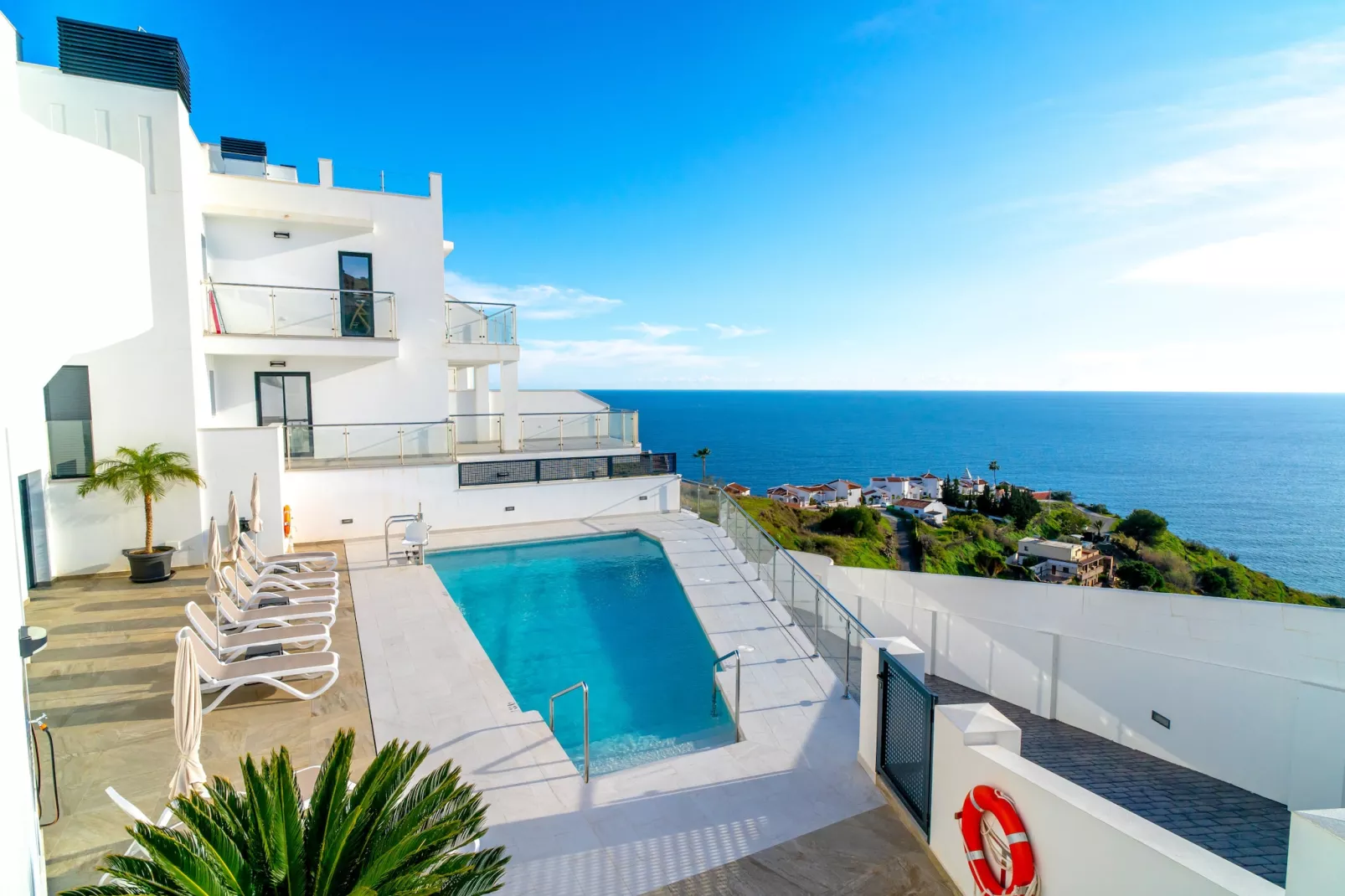Terrazas de Ladera Duplex 7 by Casasol-Buitenkant zomer