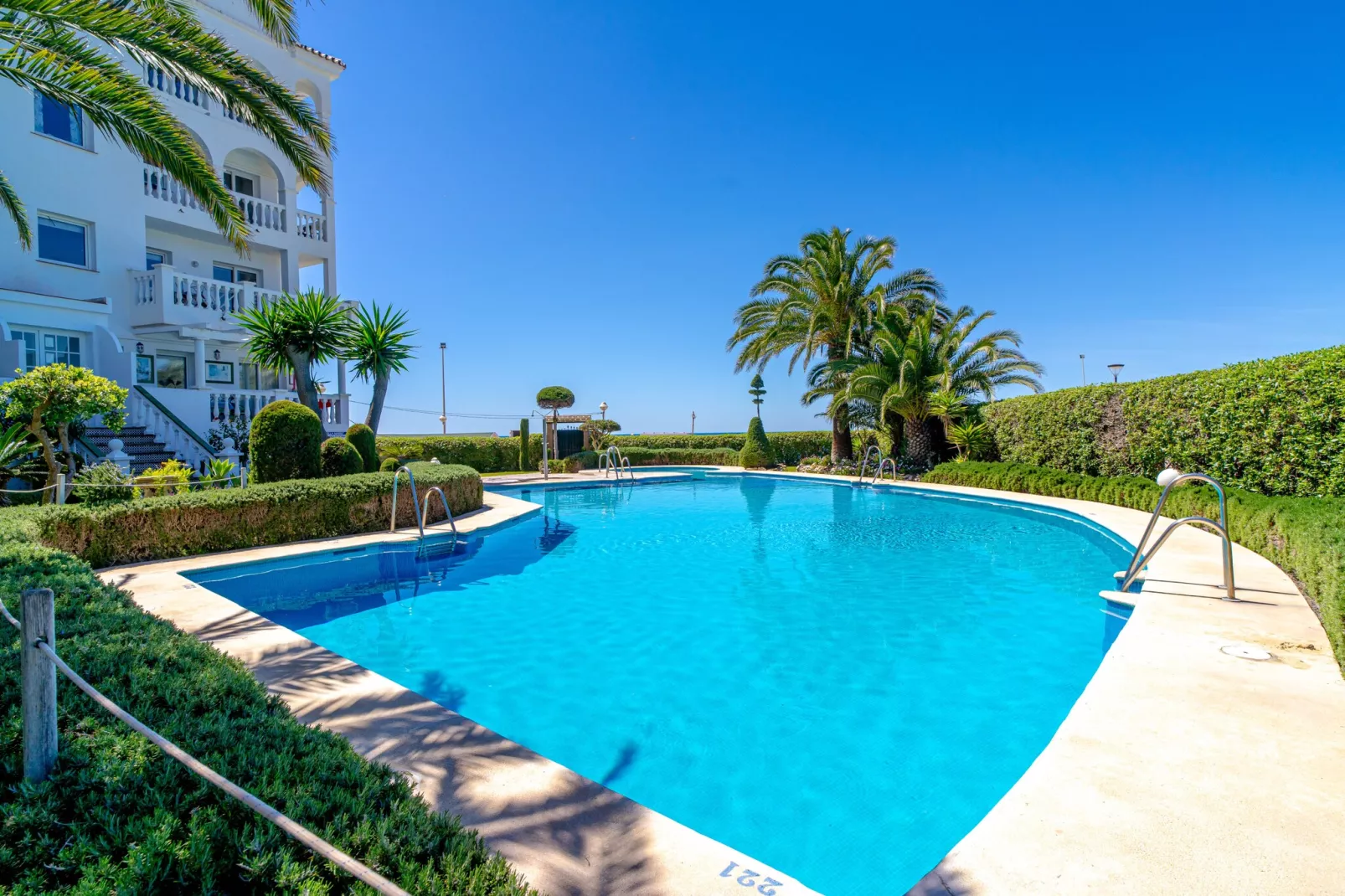 Stella Maris Beachfront 3A by Casasol-Zwembad