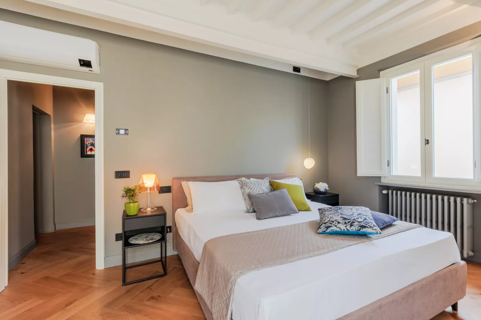 Casa Grey, Contemporary Penthouse-Niet-getagd