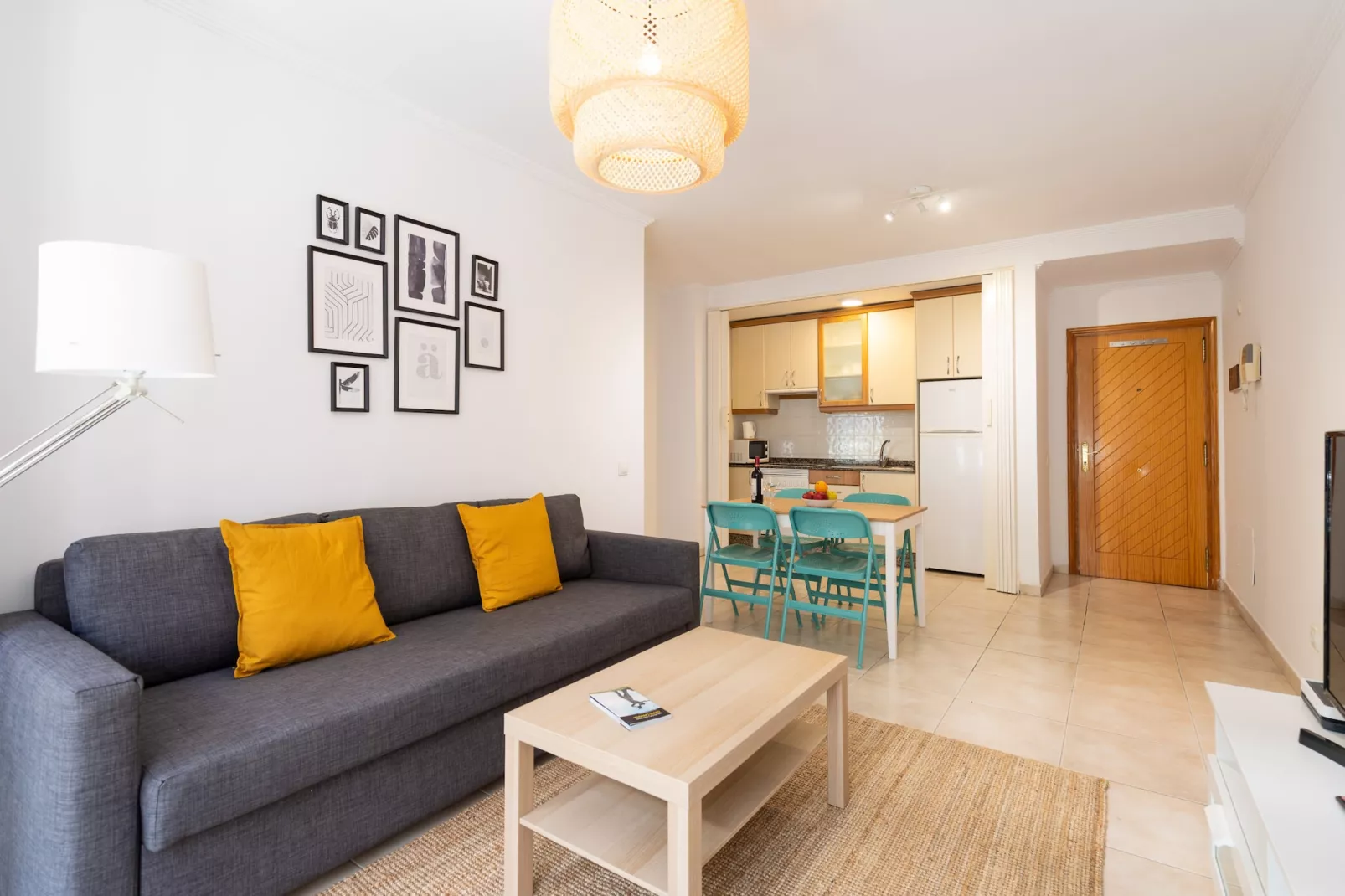 Surf Beach Canteras & Parking By CanariasGetaway-Woonkamer