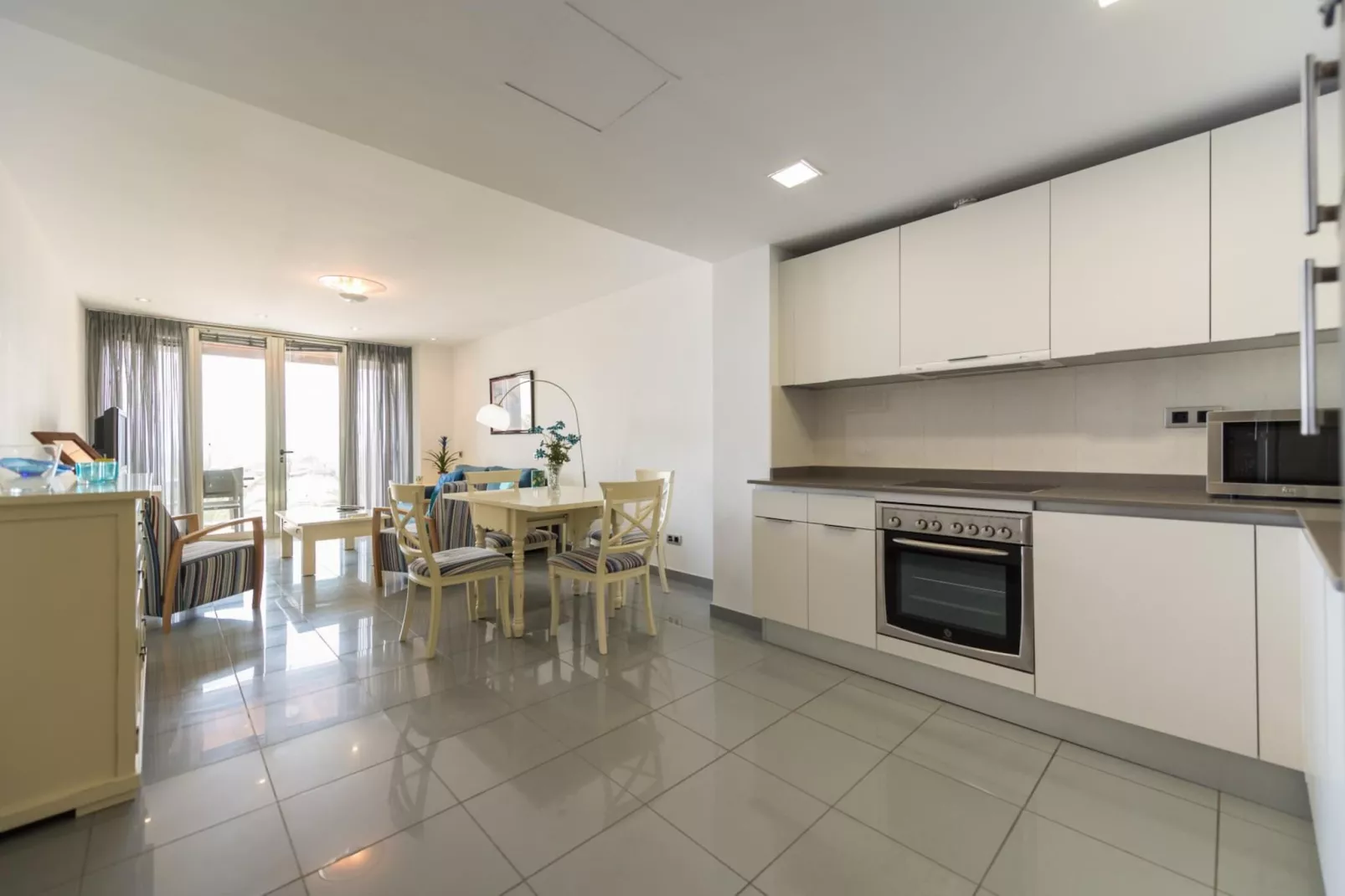 Great balcony over blue sea By CanariasGetaway-Keuken