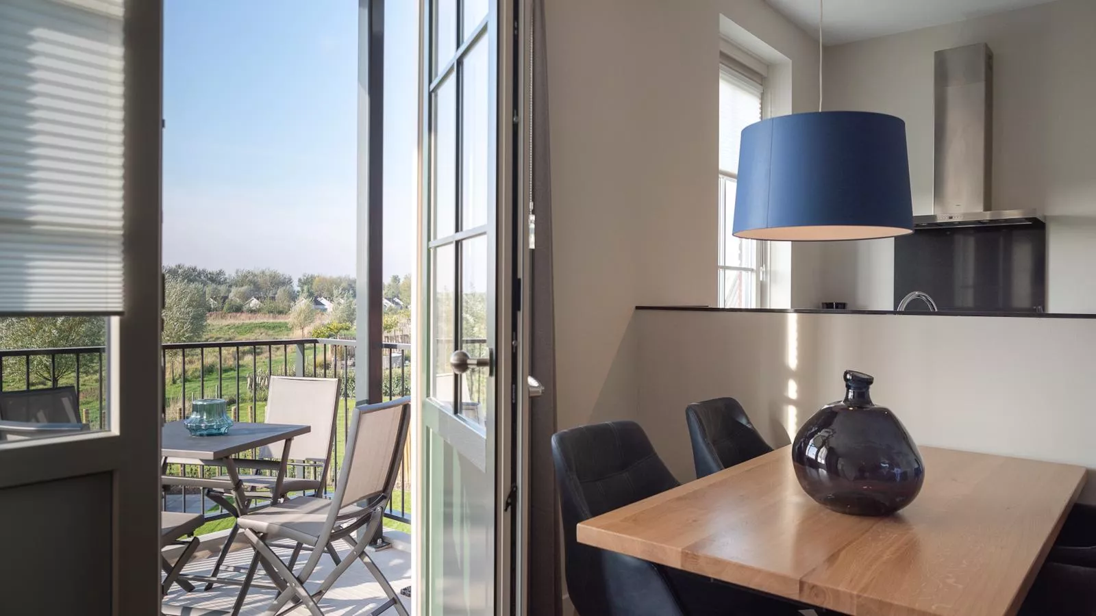 SeaLuxe Residence-Eetkamer