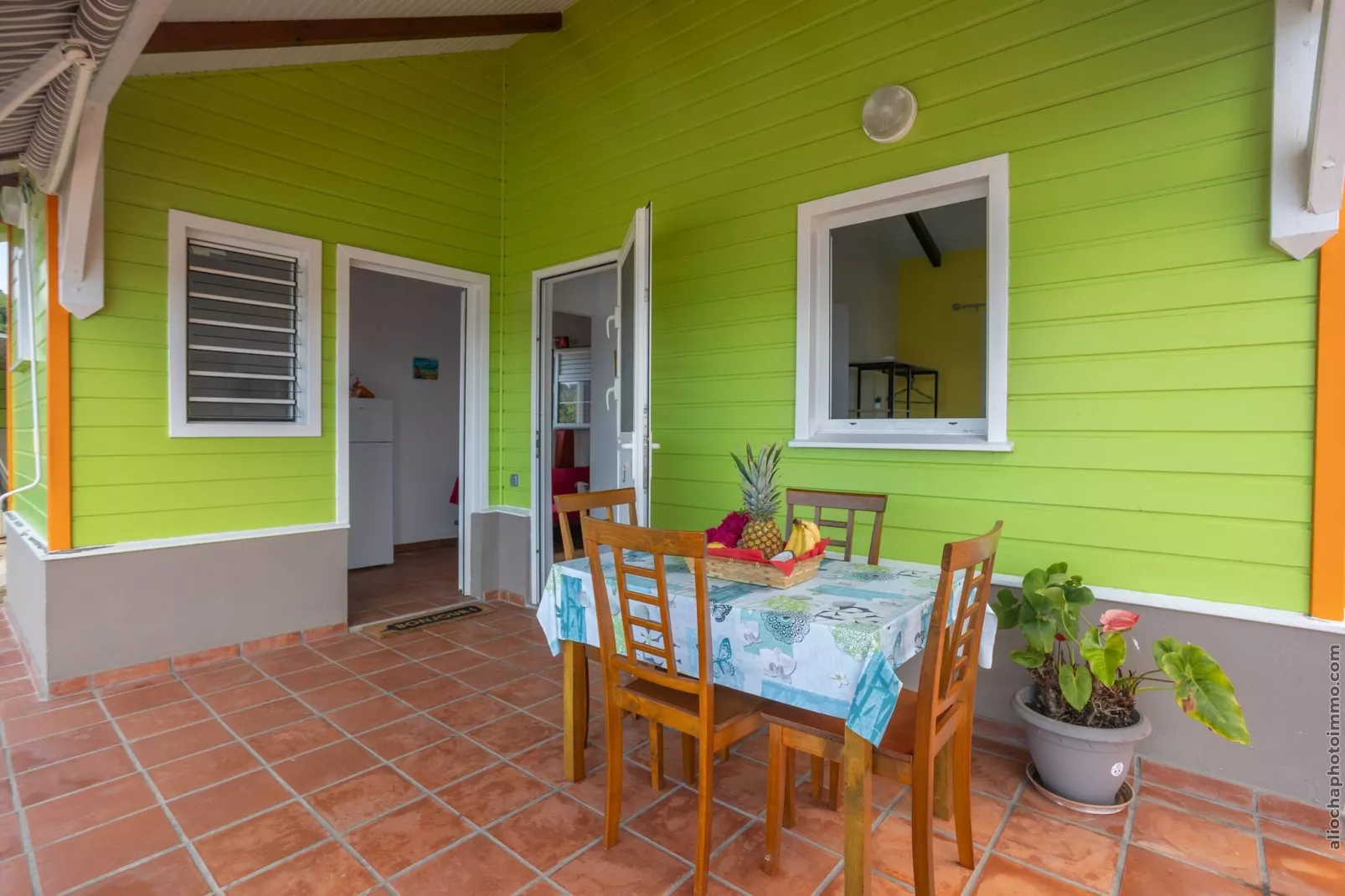 Bungalow avec piscine au cœur de la campagne Vert - Terrasbalkon