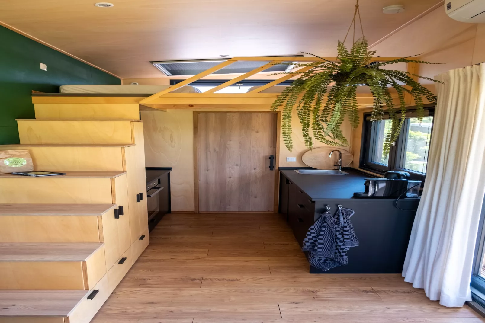 Groepsruimte i.c.m. 4 tiny greenhouses-Keuken