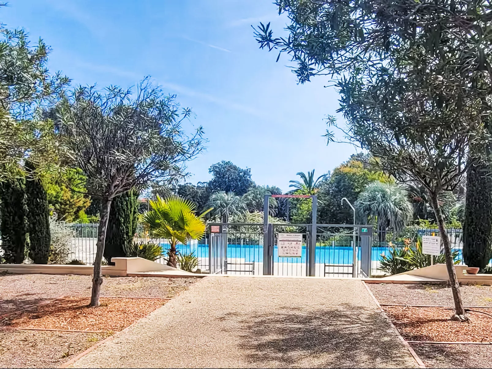 Le Grand Parc-Buiten