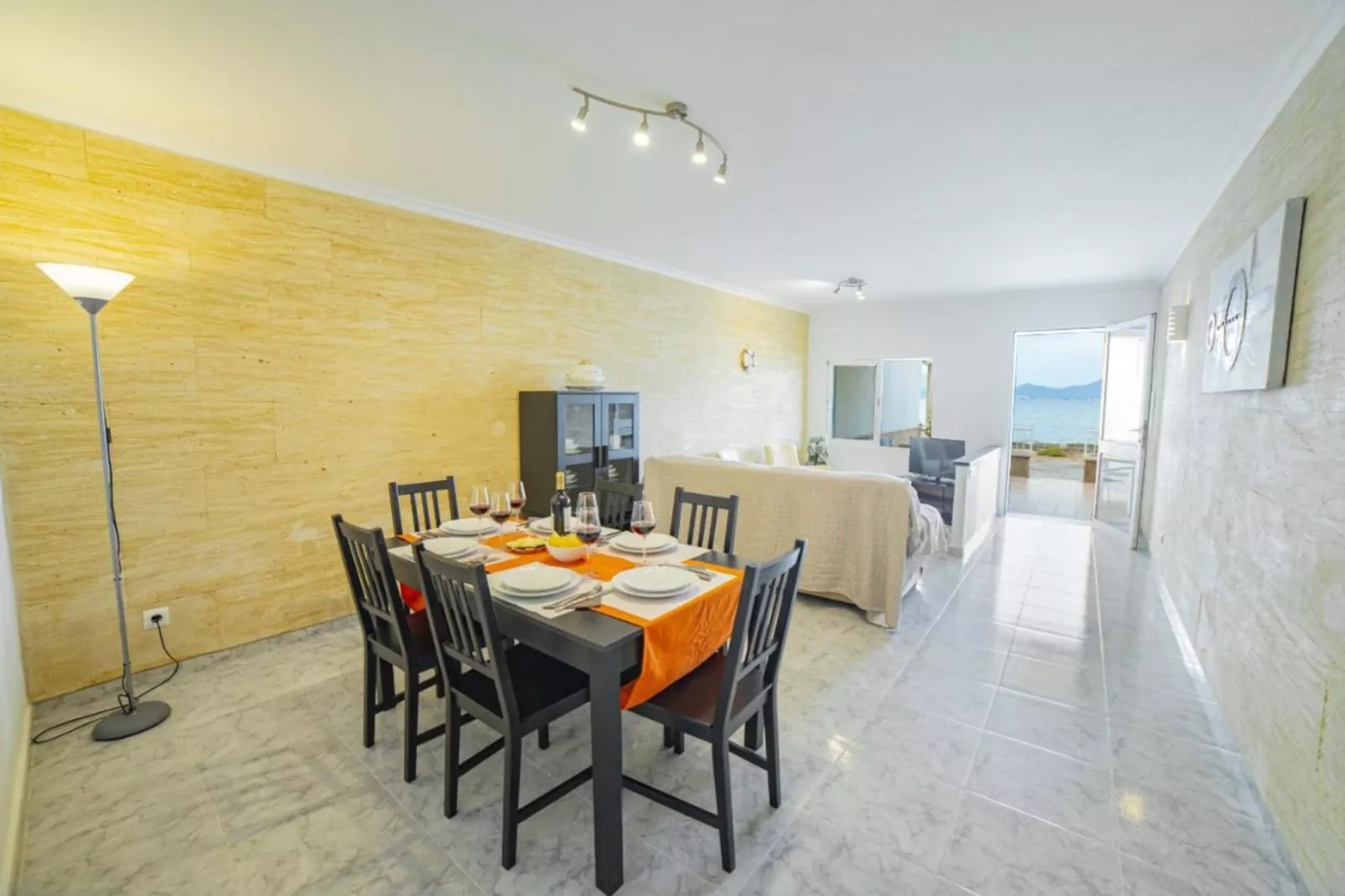 Coastal House Sa F46-Eetkamer