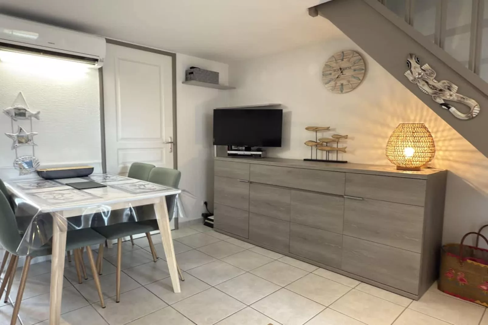 118 LAVABRE-Eetkamer
