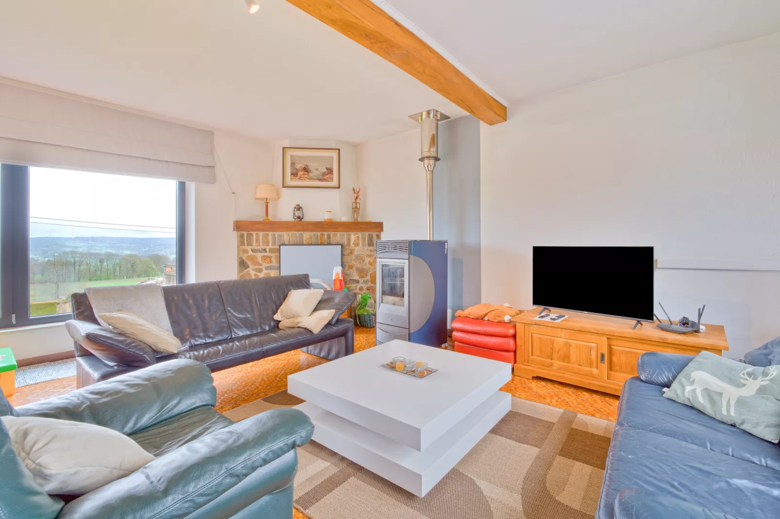 Très belle habitation à Lierneux pour 8 adultes-Woonkamer