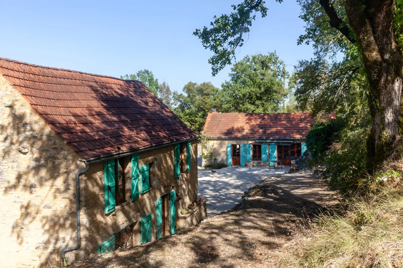 Maison Mayrac-Buitenkant zomer