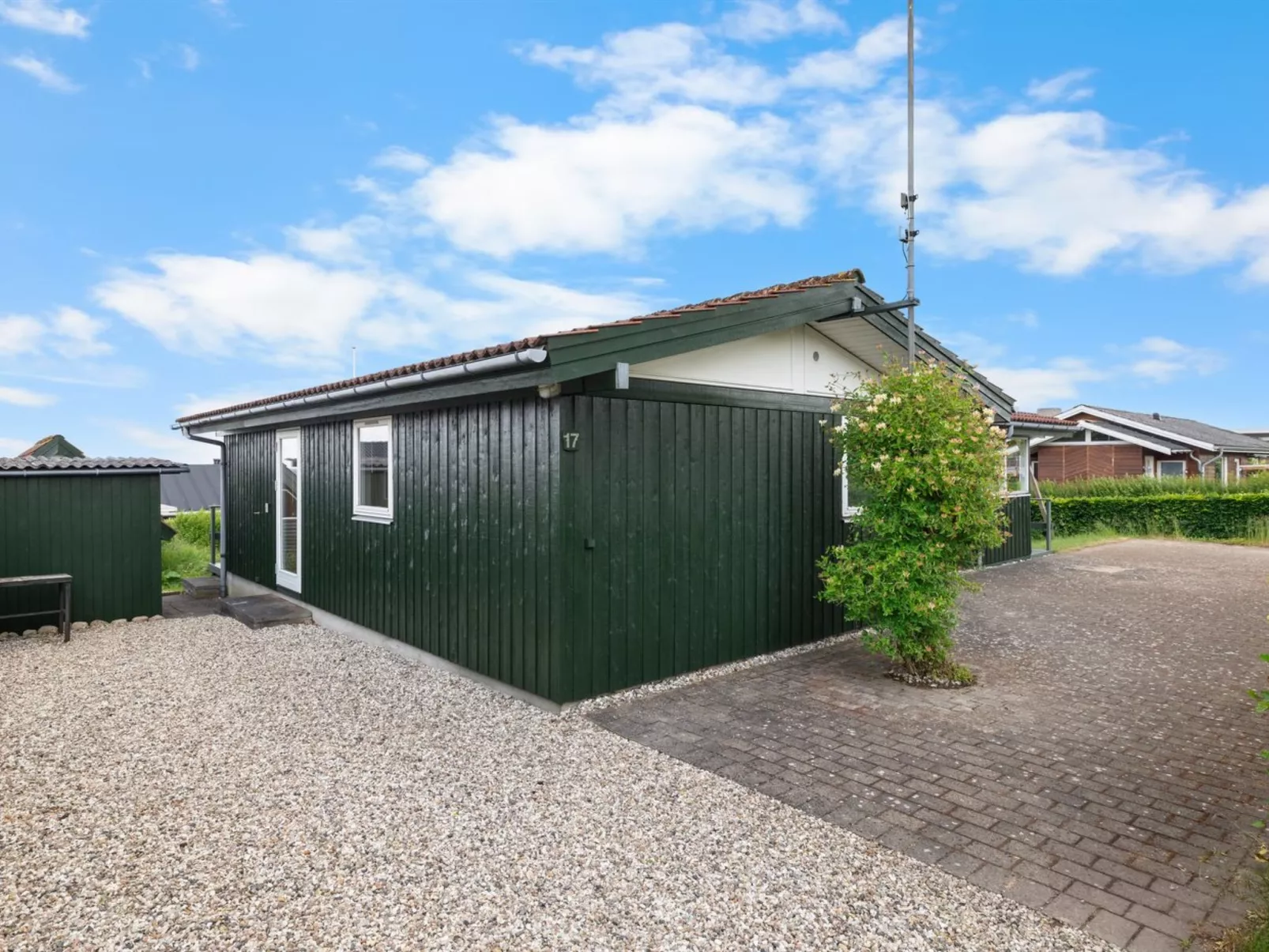 "Slava" - 75m from the sea-Buiten