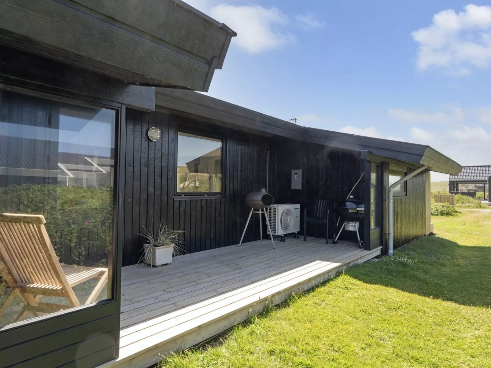 "Waghn" - 250m from the sea-Buiten