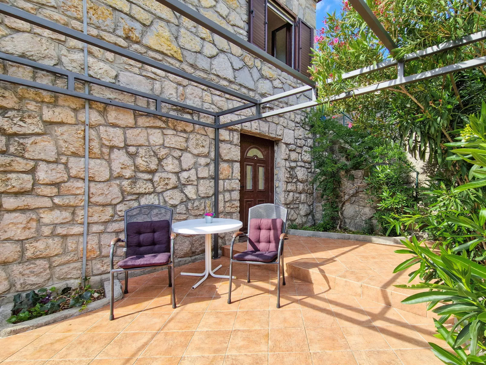 Kamena kuća-Buiten