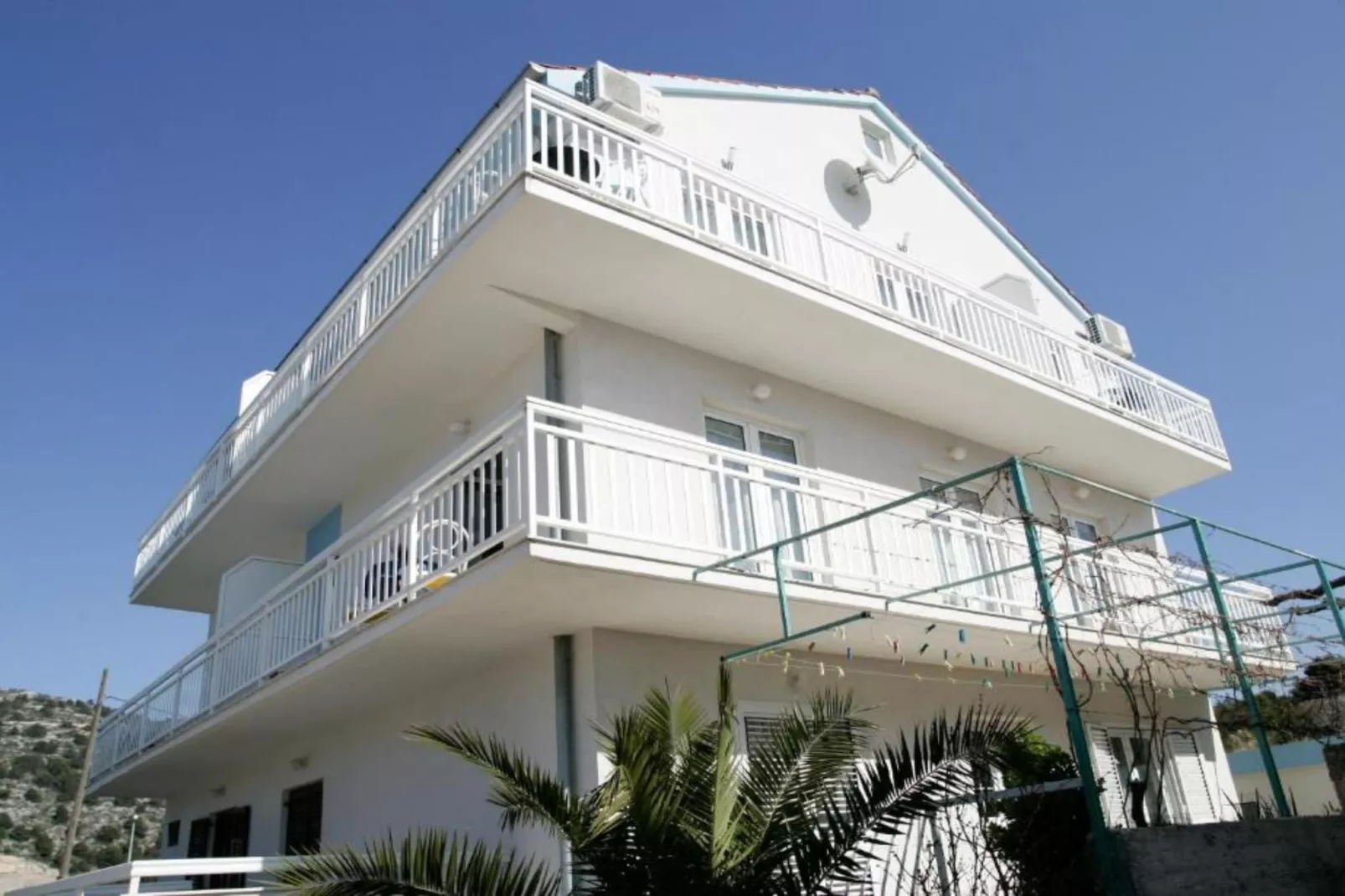 Apartments Trogrlić - Studio with Balcony-Buitenlucht
