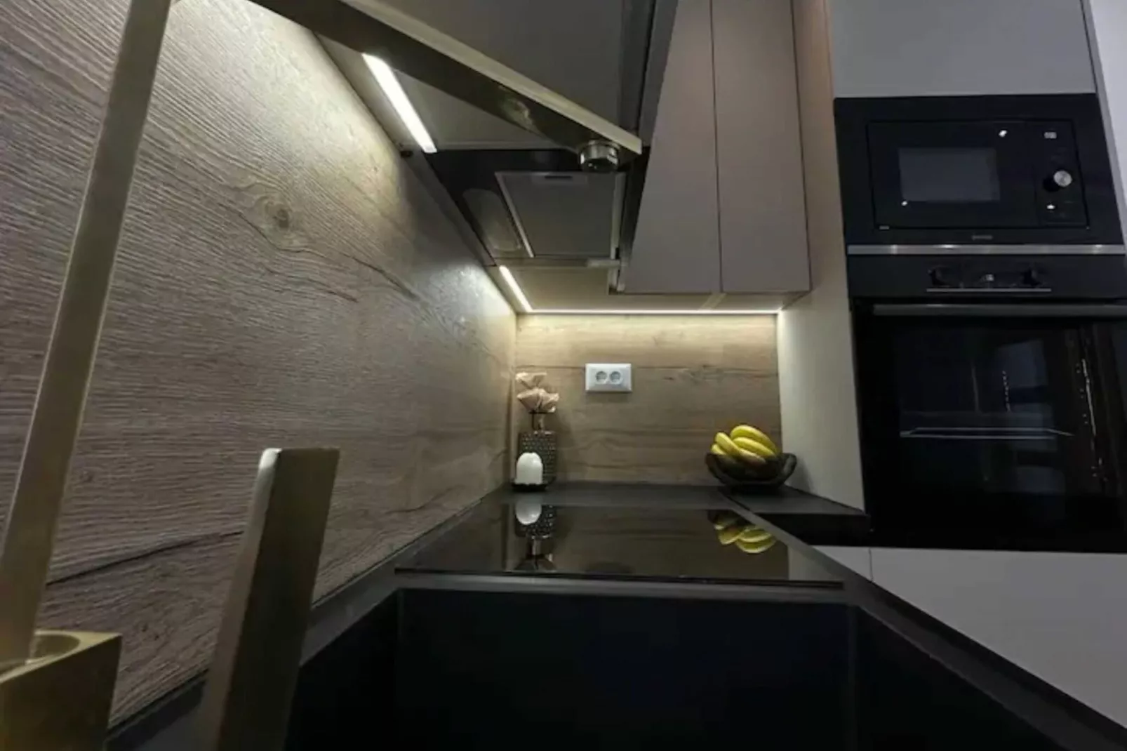 Apartment Ivan with Pool - Two Bedroom Apartment with Terrace and Swimming pool-Keuken