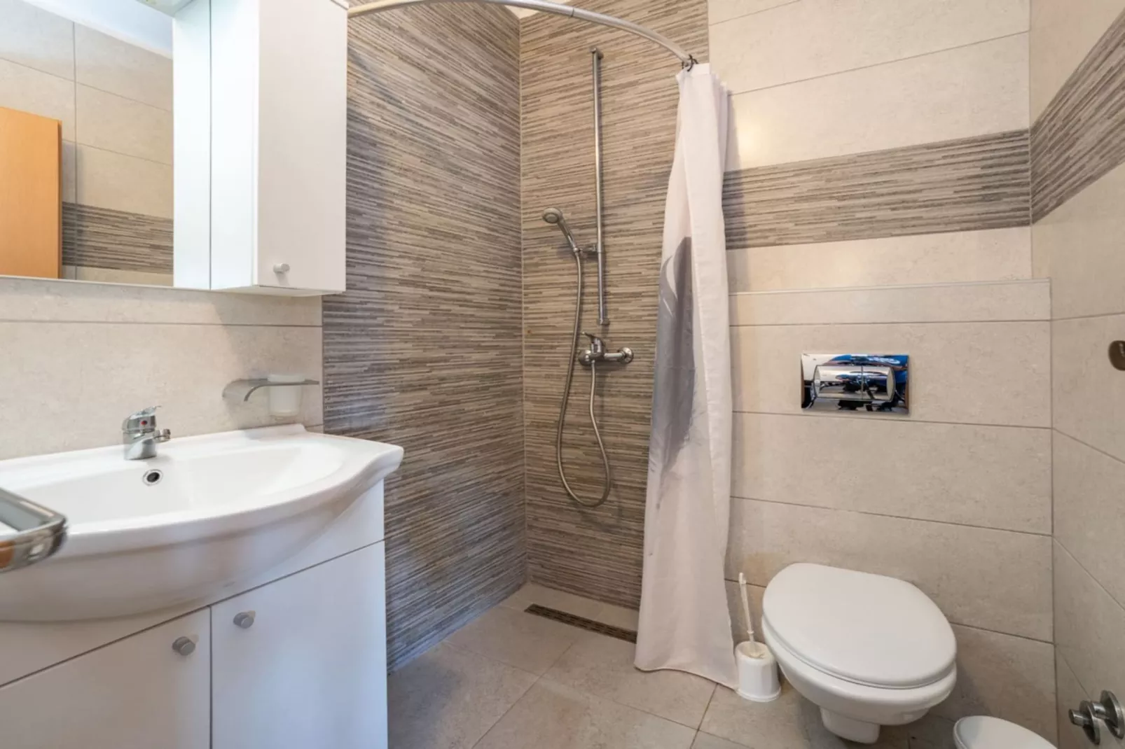 Apartments Robi & Kristina - One Bedroom Apartment with Sea View A4-Badkamer