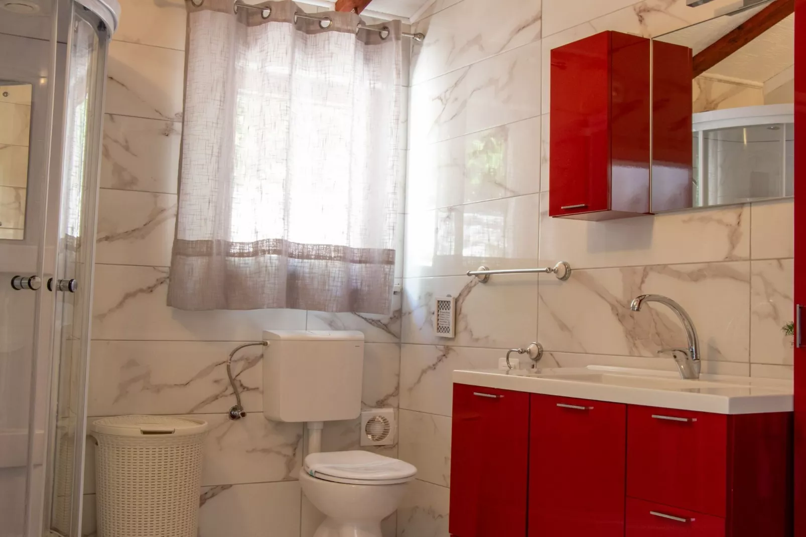 Authentic Dalmatian Treasure Homes - House Wood-Badkamer