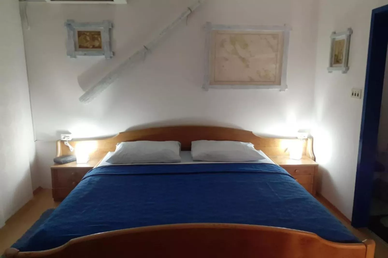 Guest House Green Corner Supetarska Draga - Double Room  With Balcony and Sea View 1-Slaapkamer