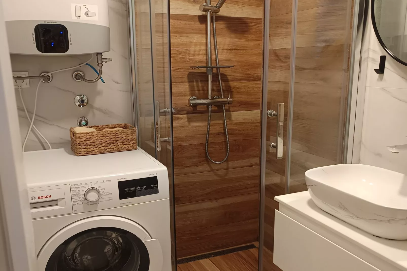 Apartment Analea - Two Bedroom Apartment-Badkamer
