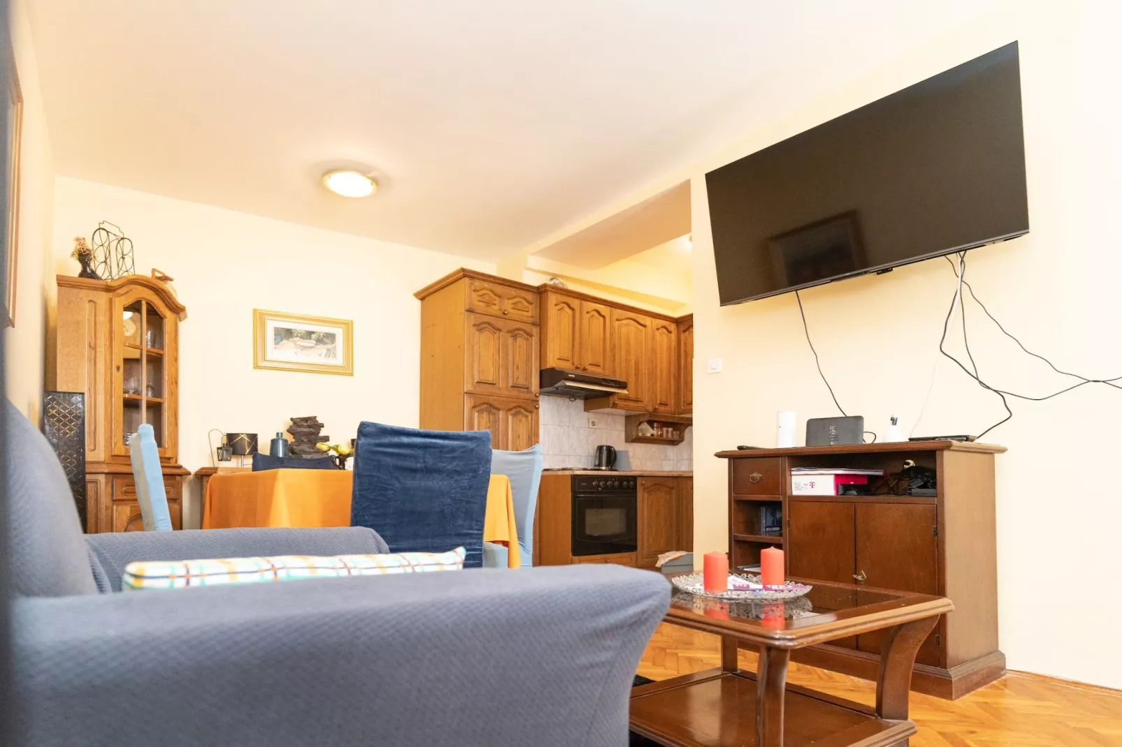 Casa Radha Bella - Two Bedroom Holiday Home-Woonkamer