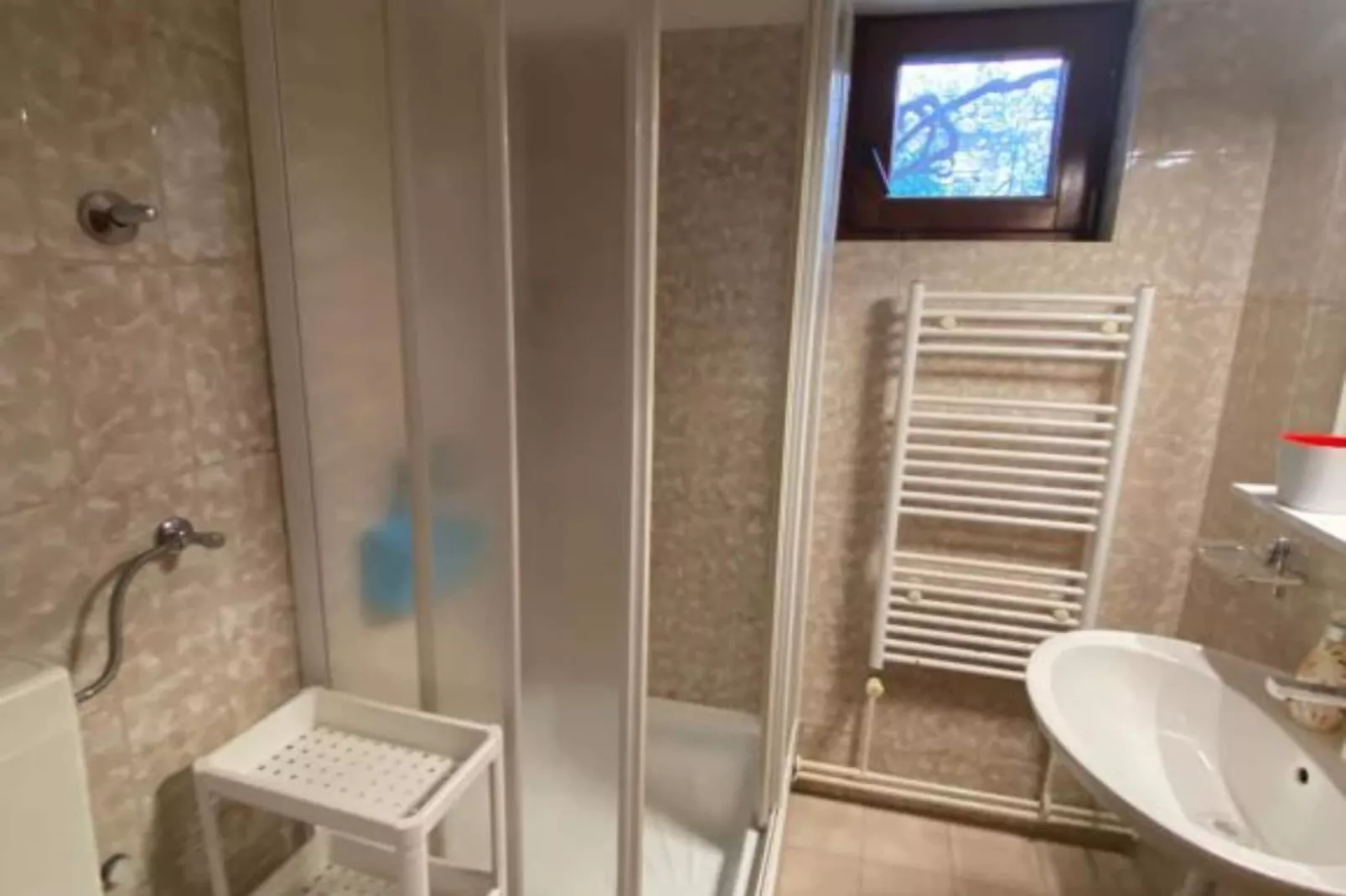 Three Bedroom Apartment with Terrace-Badkamer